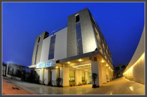 The Retreat Hotel *4