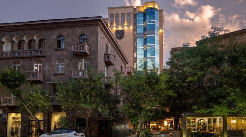 holidy inn republic*4